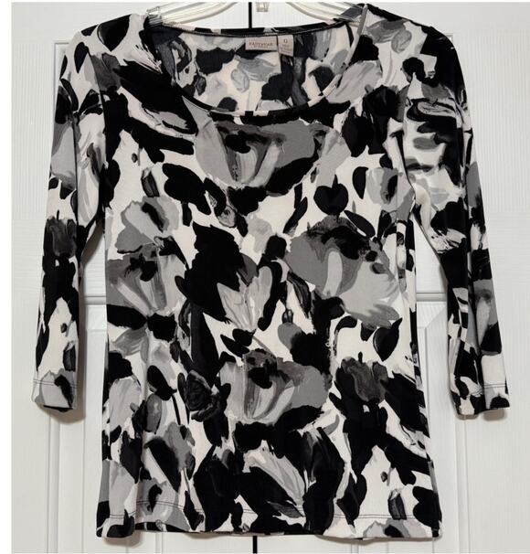 Chico's Tops - Chico's Easywear Black, White, and Gray Printed Top, Size 0/S
